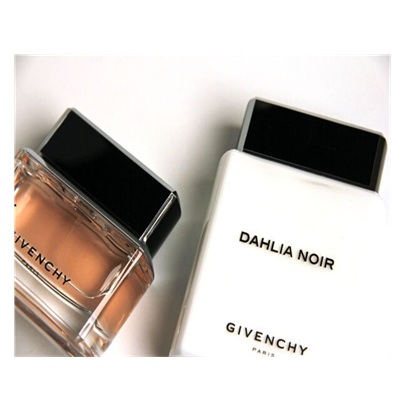 پخش بوی عطر و ادکلن جیوانچی داهلیا نویر (Givenchy Dahlia Noir)