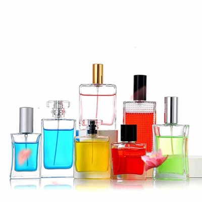 رنگ‌های شیشه عطر و ارتباط آن با بو : 9 رنگی که بوی عطر را افشا می‌کنند